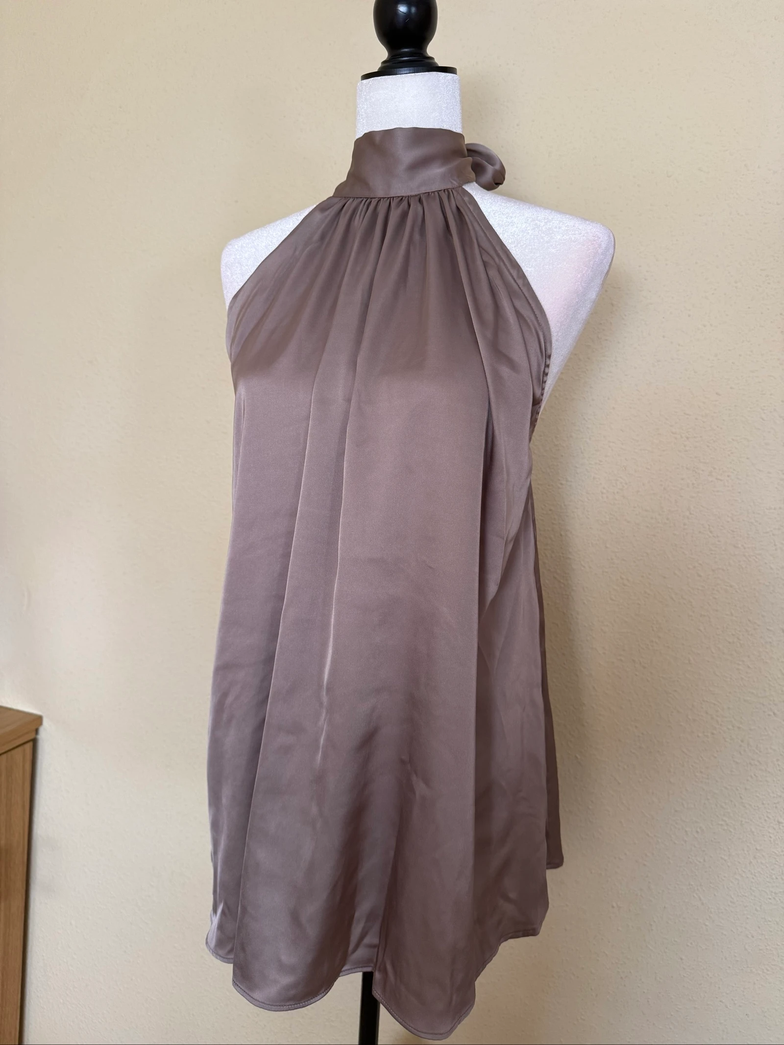 Elegant champagnekleurige jurk – photo 5